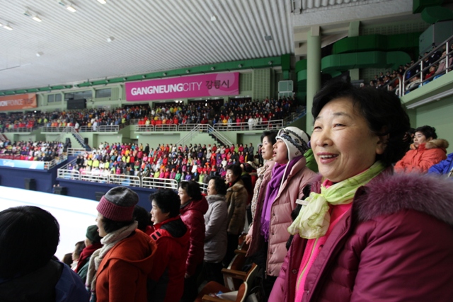 Pyeongchang_2018_choir_during_IOC_evaluation_visit_2_resized