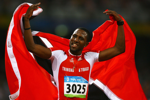 Richard_Thompson_celebrates_medal_in_Beijing