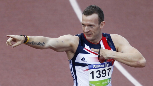 Richard_Whitehead_celebrating_gold_medal_in_200m_at_World_Championships_January_24_2011