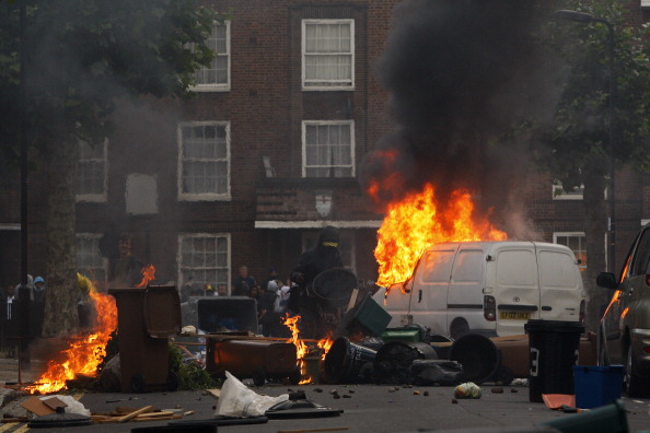 Riots_burnt_out_cars_London_August_9_2011
