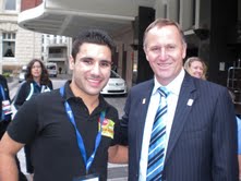 Tom_Degun_with_New_Zealand_PM_Christchurch_21_2011