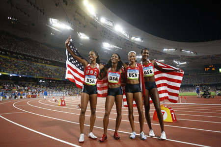 USA_relay_team_with_flag_Beijing_2008