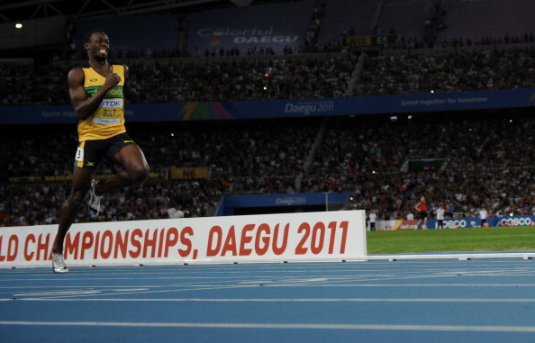 Usain_Bolt_running_hard_in_200m_World_Championships_Daegu_September_3_2011