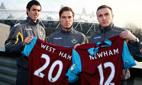 West_Ham_players_delvier_their_bid_for_Olympic_Stadium_January_21_2011