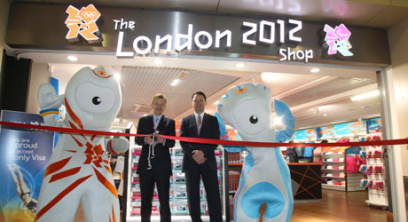 london_2012_shop_stansted_30-08-11