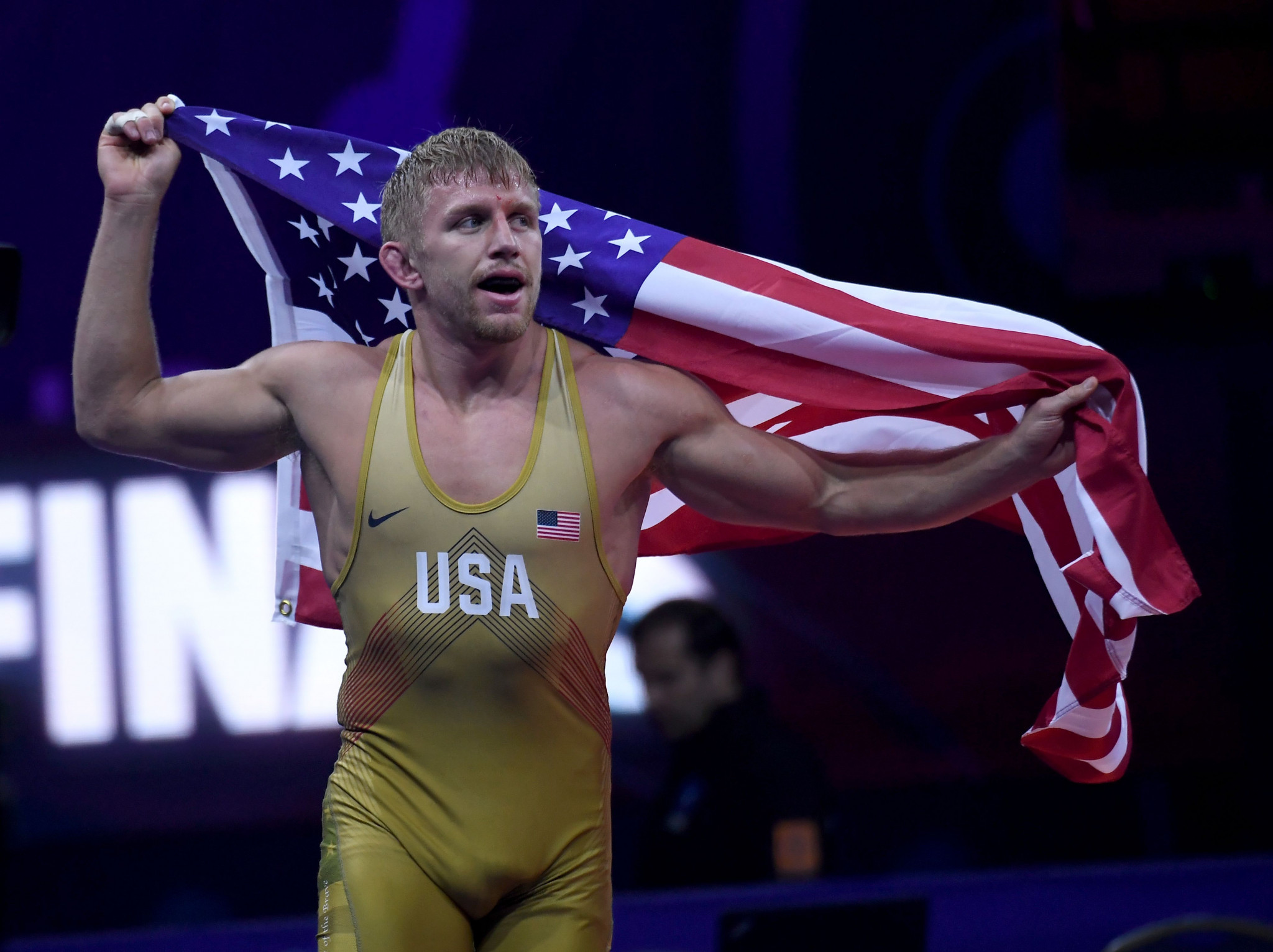 Kyle Dake won the first of the United States' two golds tonight, in th...