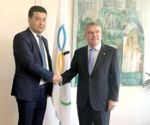 Umid Ahmadjonov, the President of the National Olympic Committee of the Republic of Uzbekistan, meets with Thomas Bach, the head of the International Olympic Committee, in Lausanne, Switzerland ©National Olympic Committee of the Republic of Uzbekistan