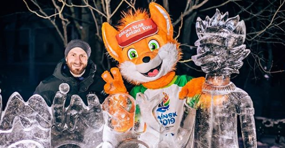 A two-metre ice sculpture of Lesik and the Minsk 2019 logo has been unveiled in the Belarusian capital ©lesik_2019