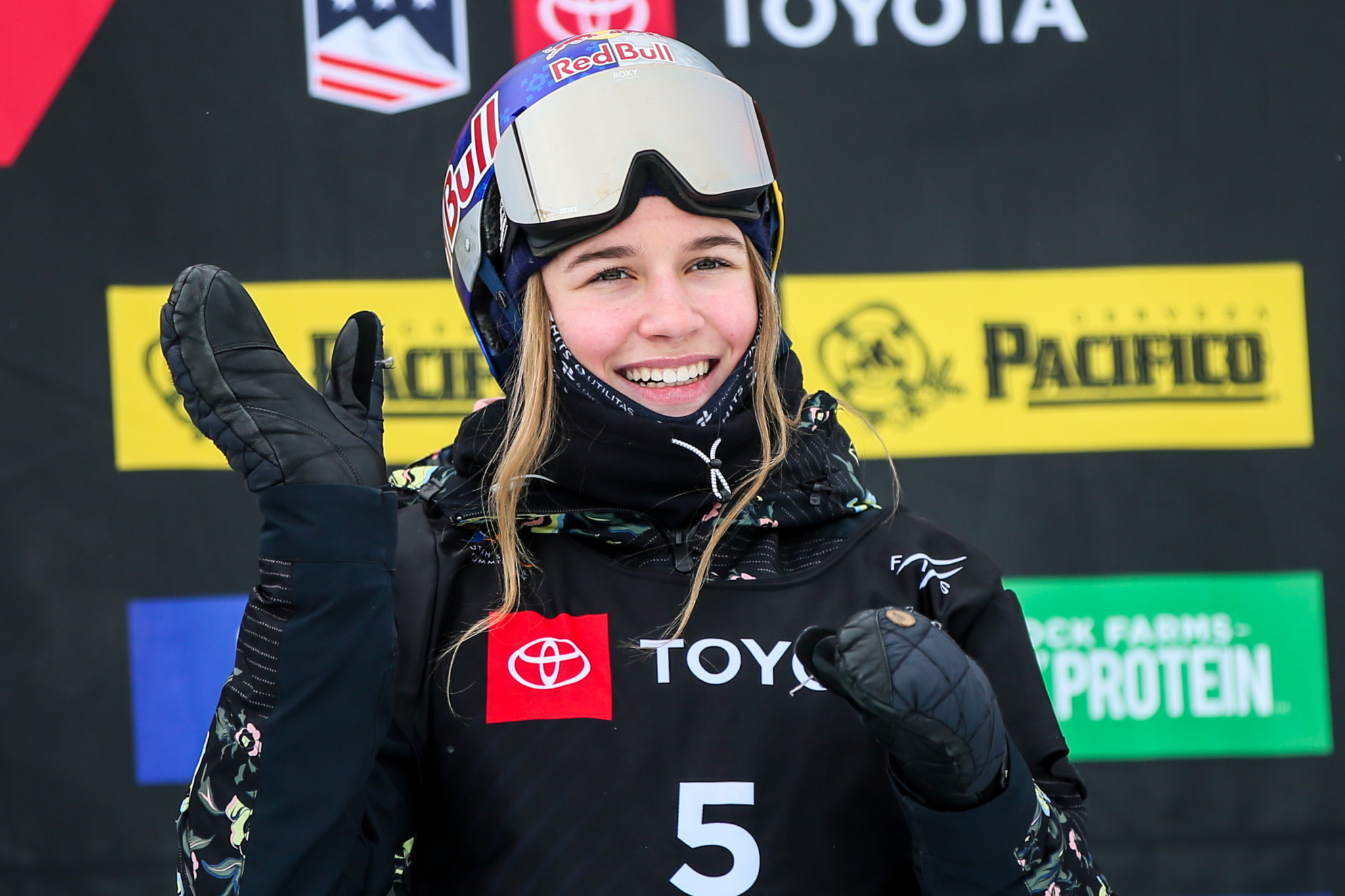 Teenage sensation Sildaru dominates women's slopestyle qualifying at FIS World Junior Freestyle Skiing Championship