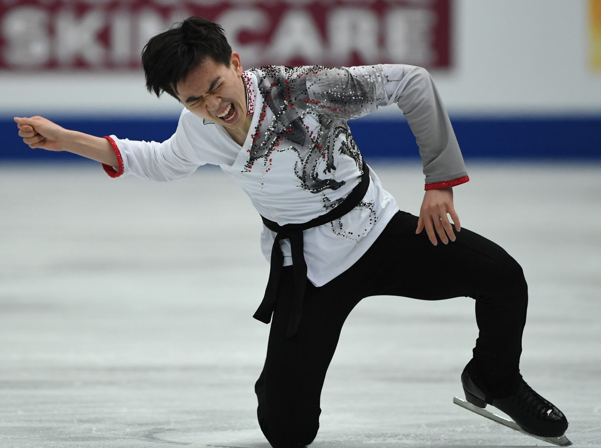 Japanese company Kinoshita Group sponsors American figure skater Zhou