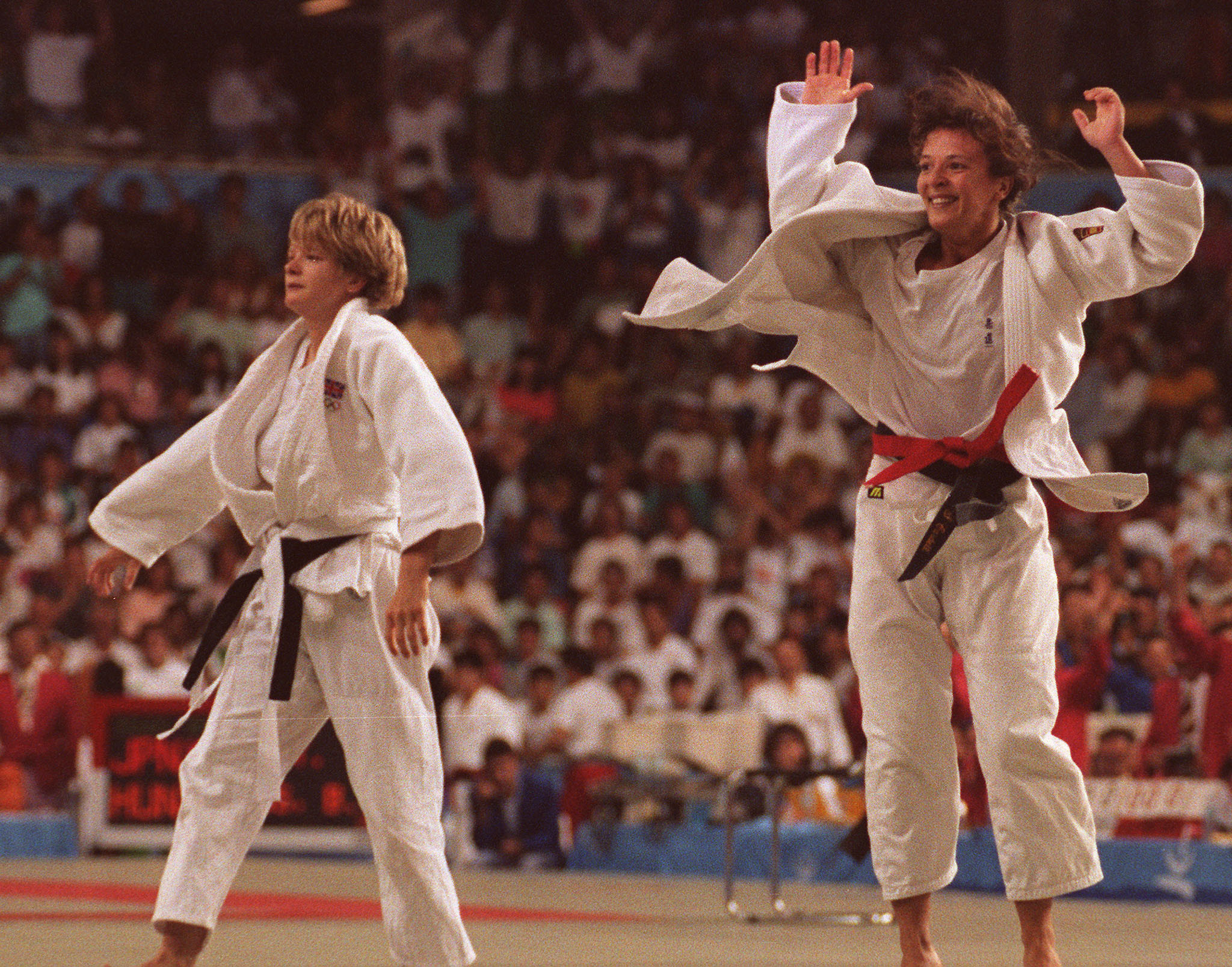 Miriam Blasco of Spain (R) jubilates after defeated Fairbrother of Great Britain in the women's under-56 kg judo final, 31 July 1992 at the Olympic Games in Barcelona ©Getty Images