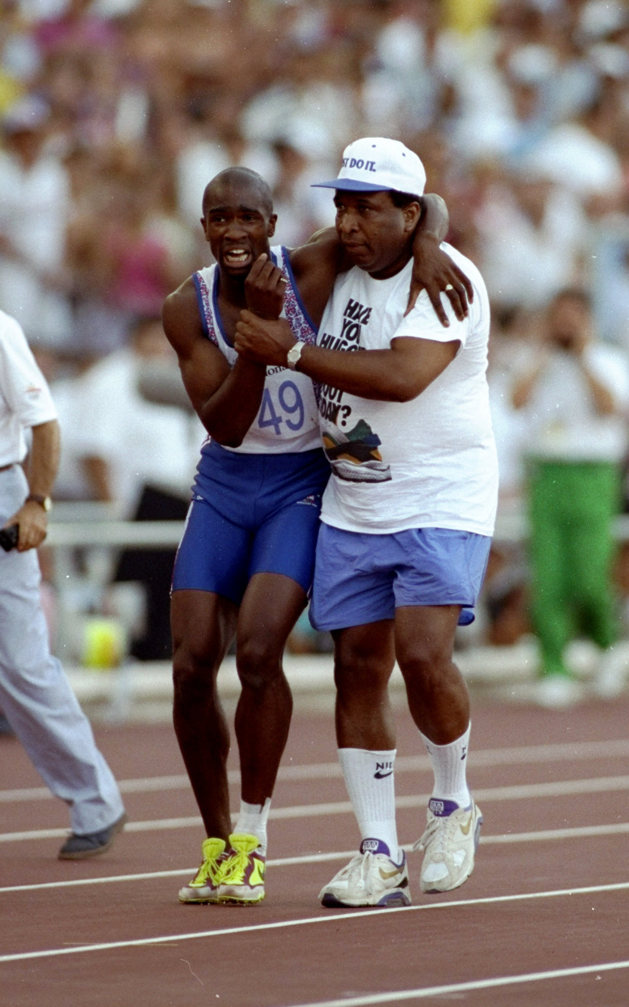 The selfless display in the men's 5000m heats today called to mind a similar incident at the 1992 Barcelona Games when Britain's injured 400m runner Derek Redmond was helped home by his father, Jim ©Getty Images 