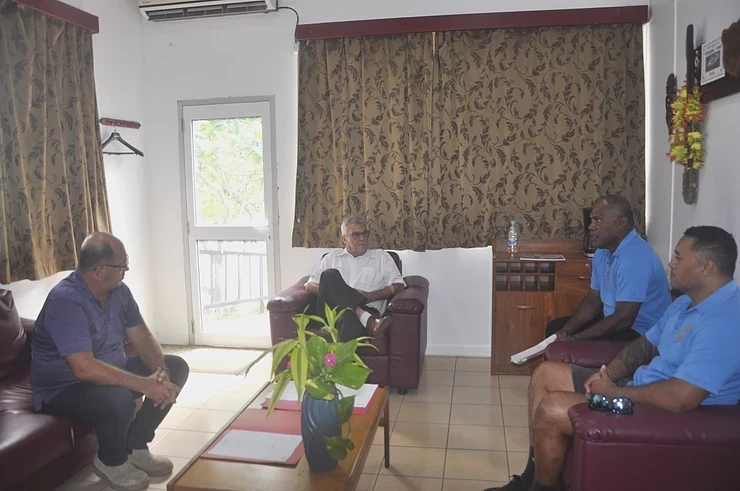 The President of VASANOC, James Malau, second from right, meets with the Mayor of Port-Vila, Erick Puyo-Festa, center © VASANOC