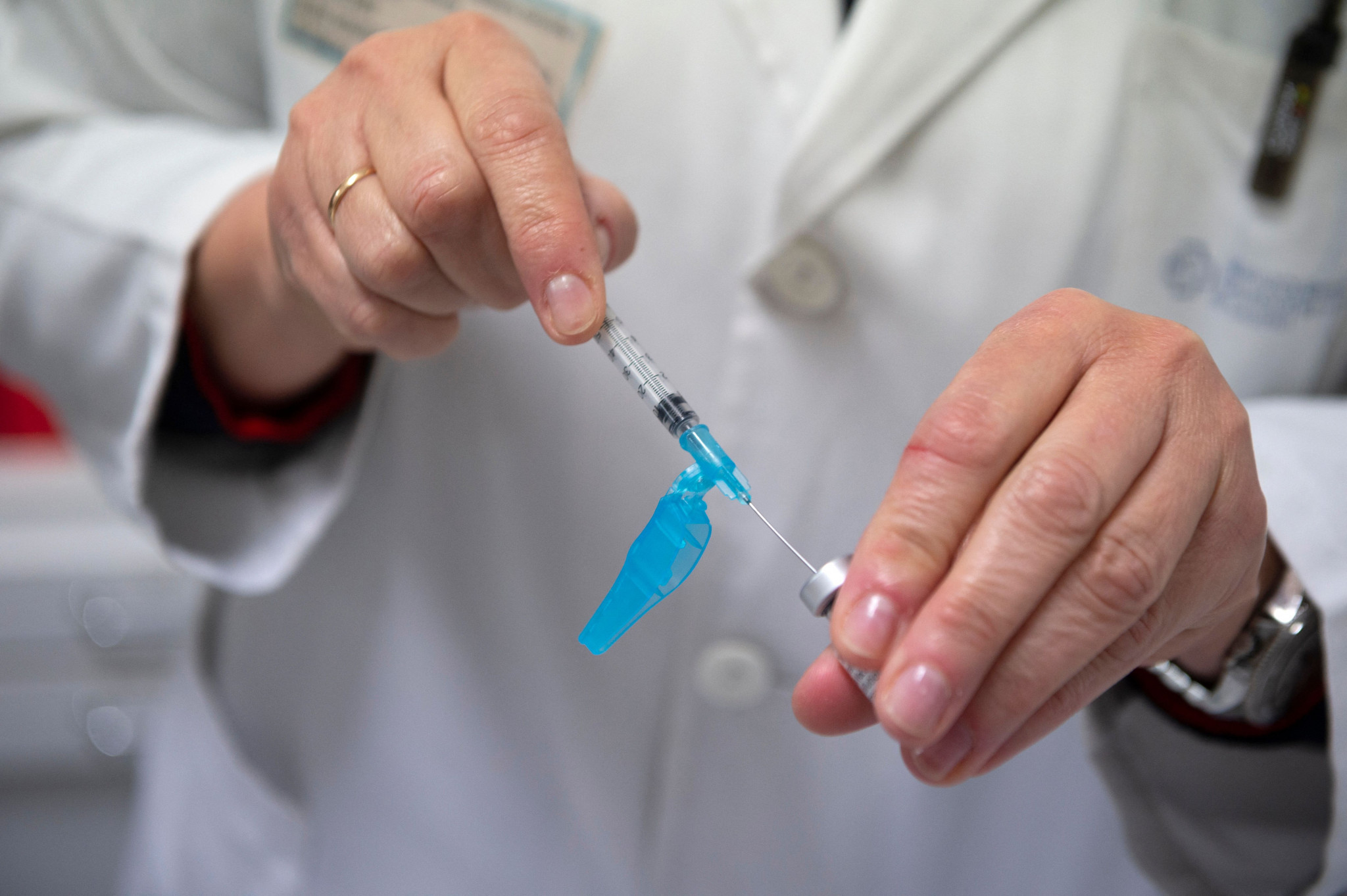 IOCはCOVID-19ワクチンのファイザーとの取引に同意しました。  ©Getty Images