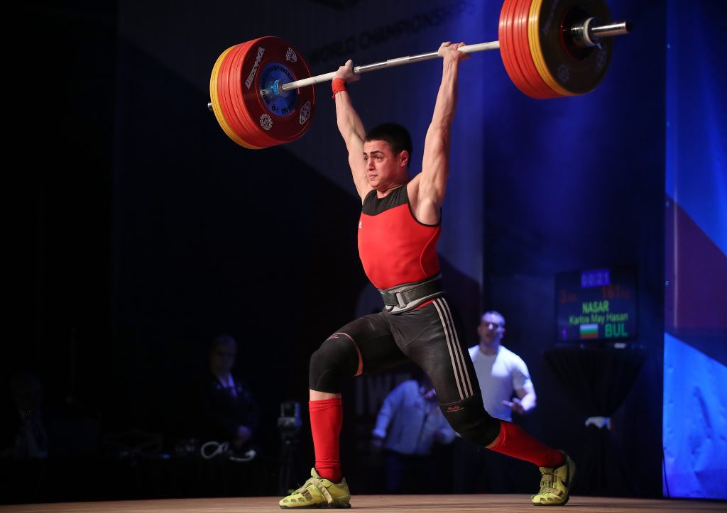 Българският 16-годишен Карлос Насер наскоро повдигна съмнения, когато достигна килограм от световния рекорд за възрастни в категория до 81 кг © IWF