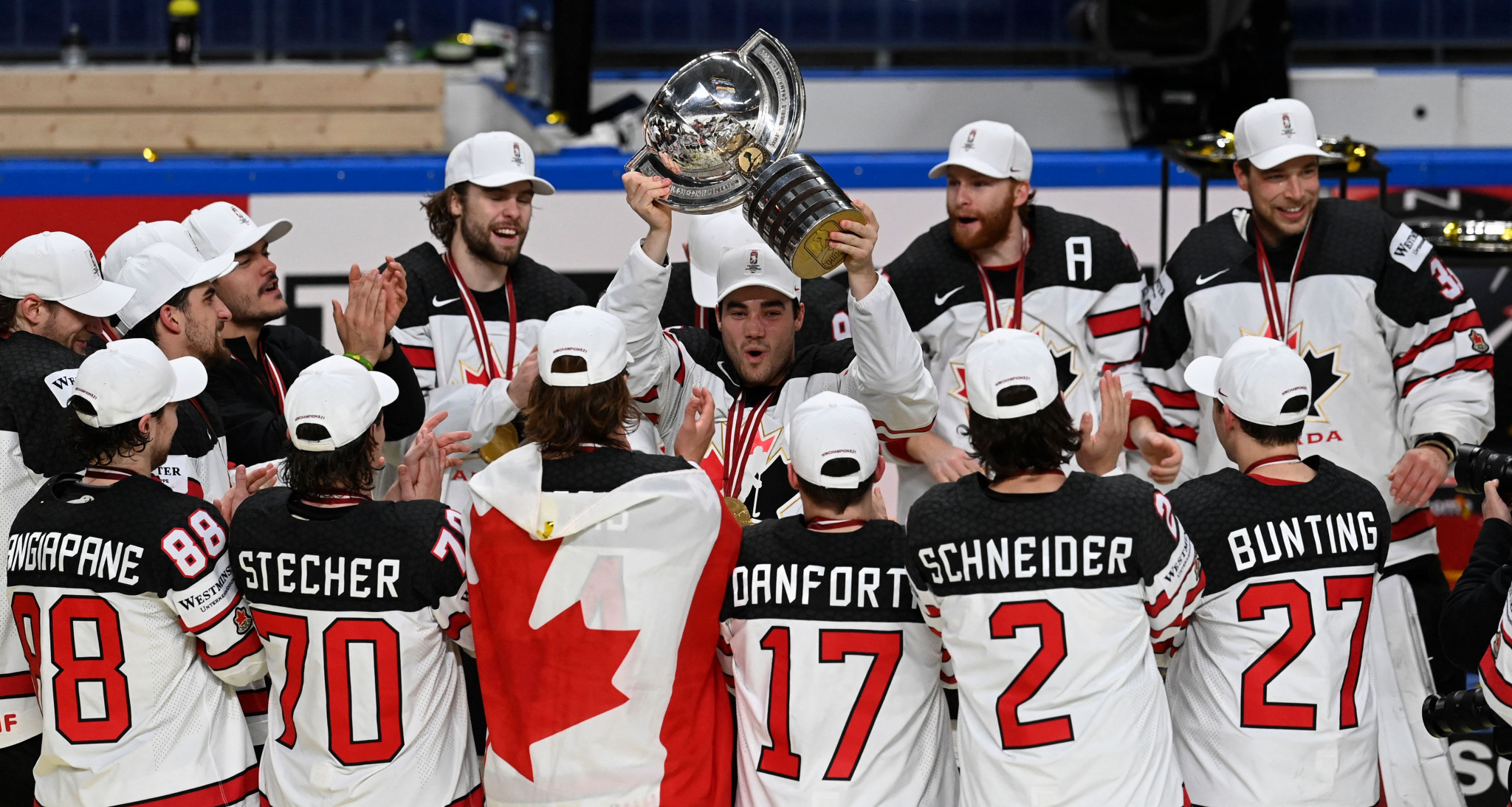 Šī mēneša sākumā Kanāda uzvarēja Somiju, lai uzvarētu IIHF pasaules čempionātā. © Getty Images