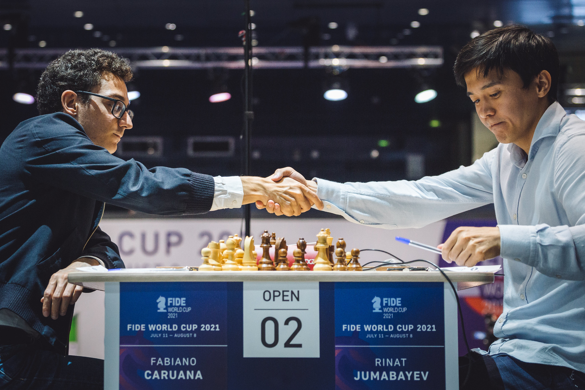 Fabiano Caruana, deuxième tête de série, et Rinat Jumabayev ont fait match nul lors de leur premier match du troisième tour ©FIDE/Anastasiia Korolkova