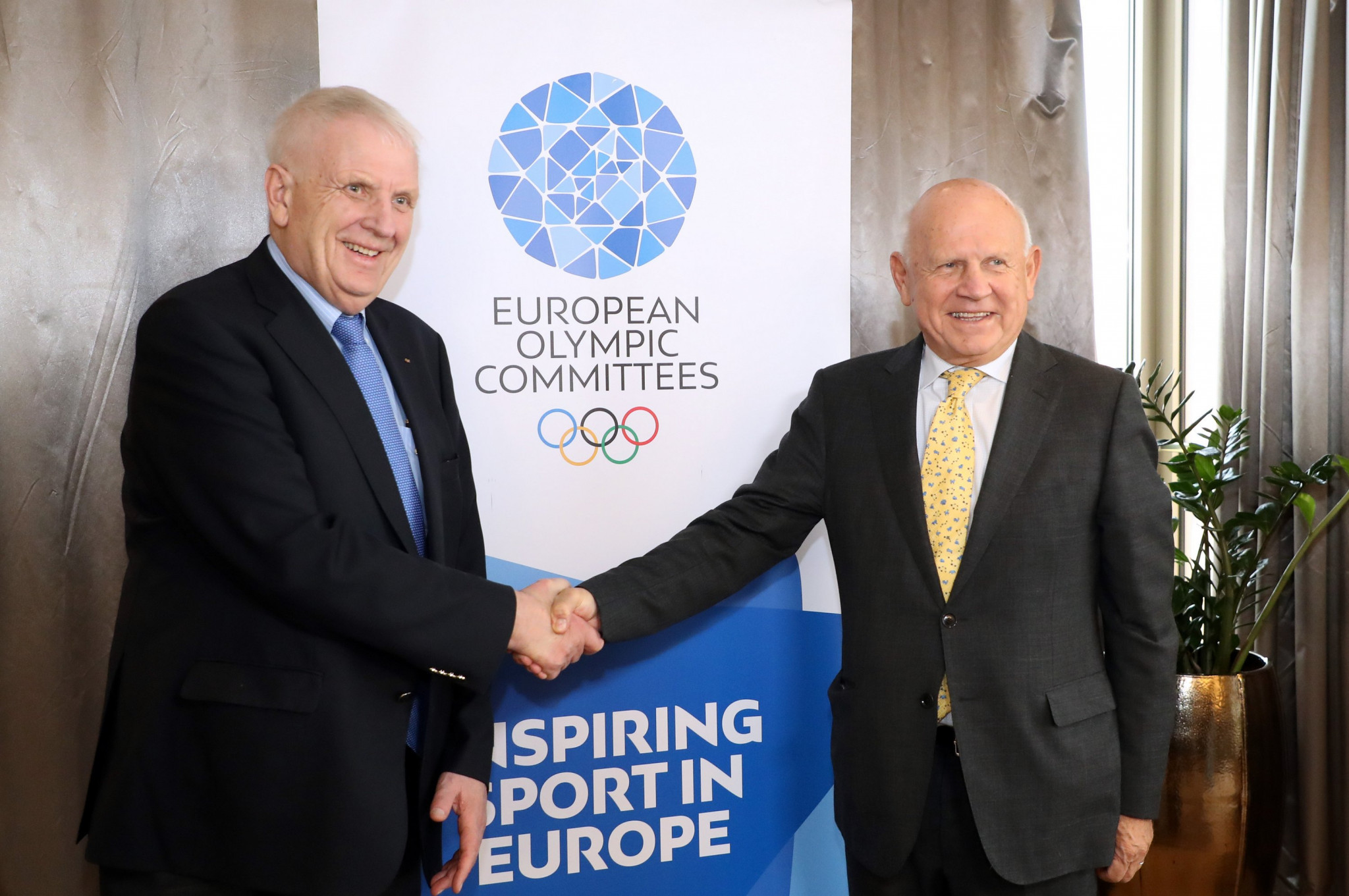 European Athletics President Svein Arne Hansen, left, with EOC counterpart Janez Kocijančič ©EOC
